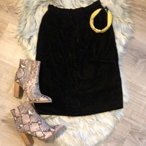 VINTAGE Mollie Parnis velvet pencil skirt